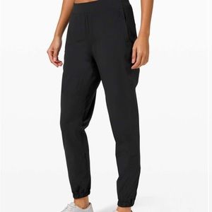 Lululemon adapted state jogger pants black, size 8